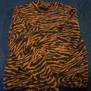 Ann Taylor sz m animal print sweater